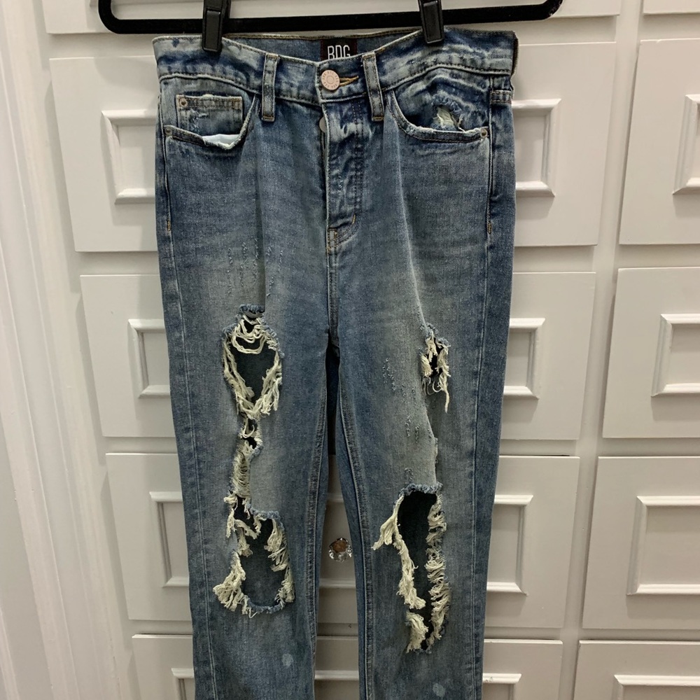 BDG URBAN OUTFITTERS HIGH RISE RIPPER JEANS